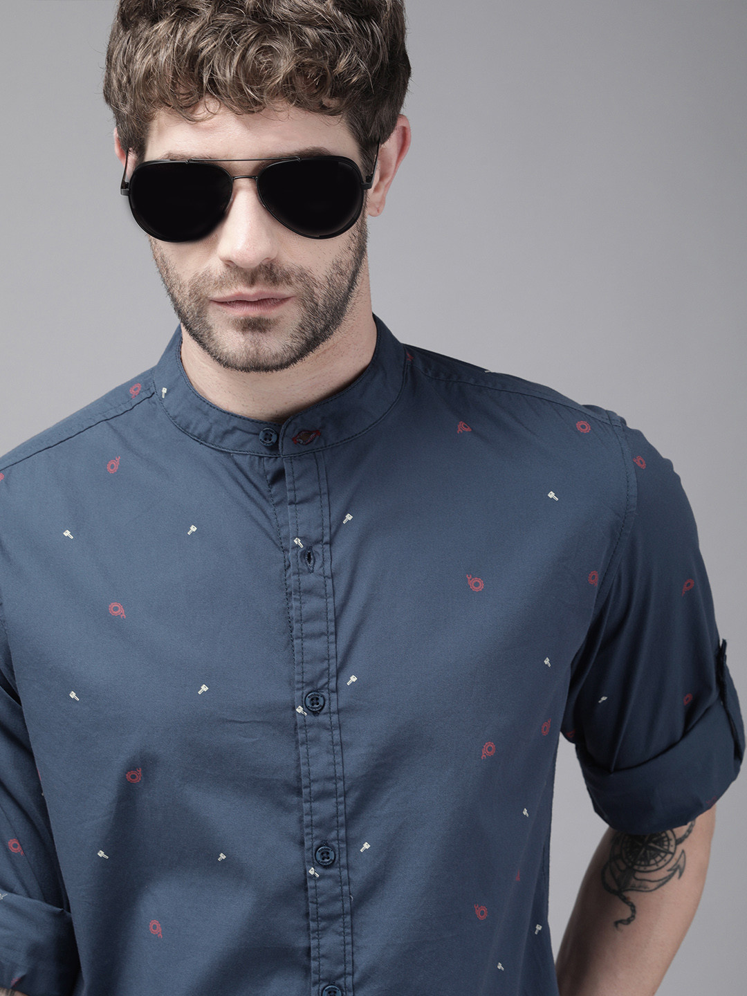 

Roadster Men Navy Blue & Pink Opaque Printed Pure Cotton Casual Shirt