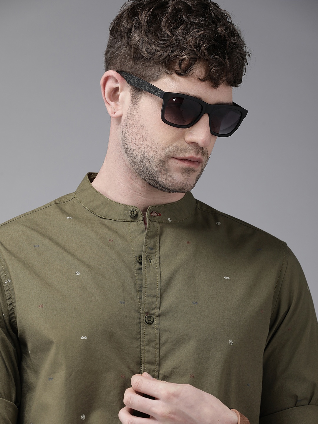 

Roadster Men Olive Green Opaque Printed Pure Cotton Casual Shirt