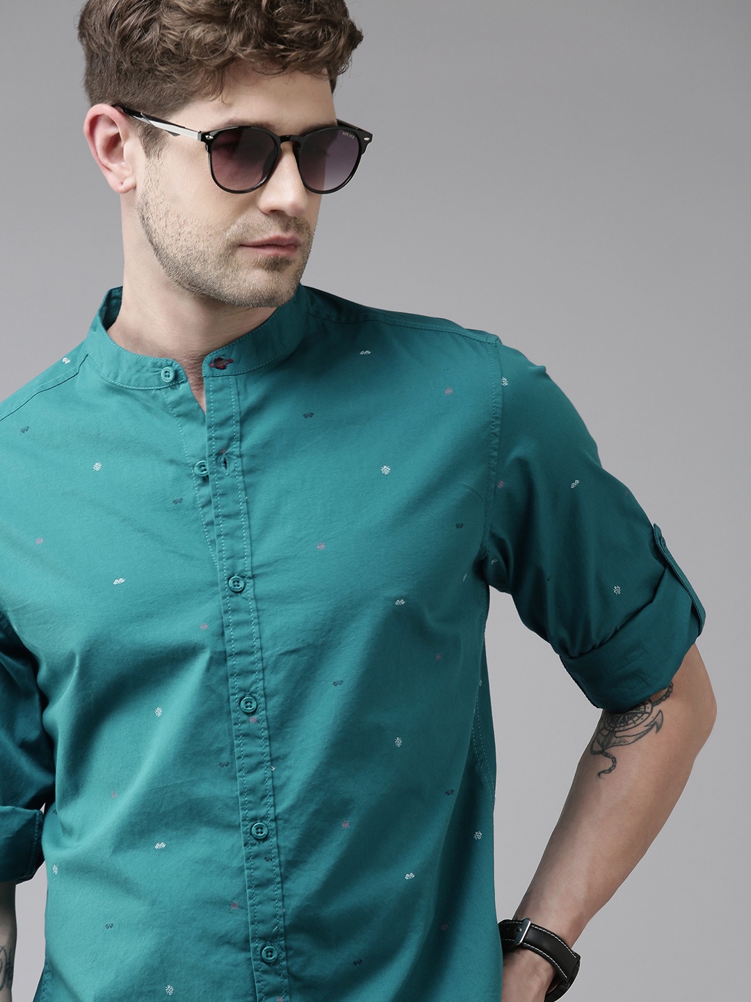 

Roadster Men Teal Blue Printed Pure Cotton Casual Shirt