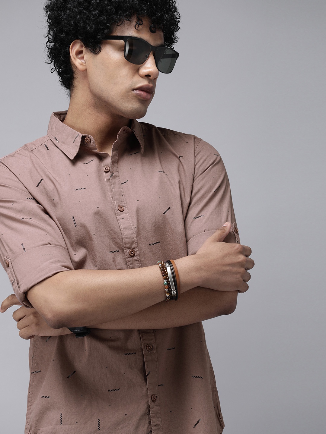 

Roadster Men Dusty Pink Ditsy Printed Regular Fit Pure Cotton Casual Shirt