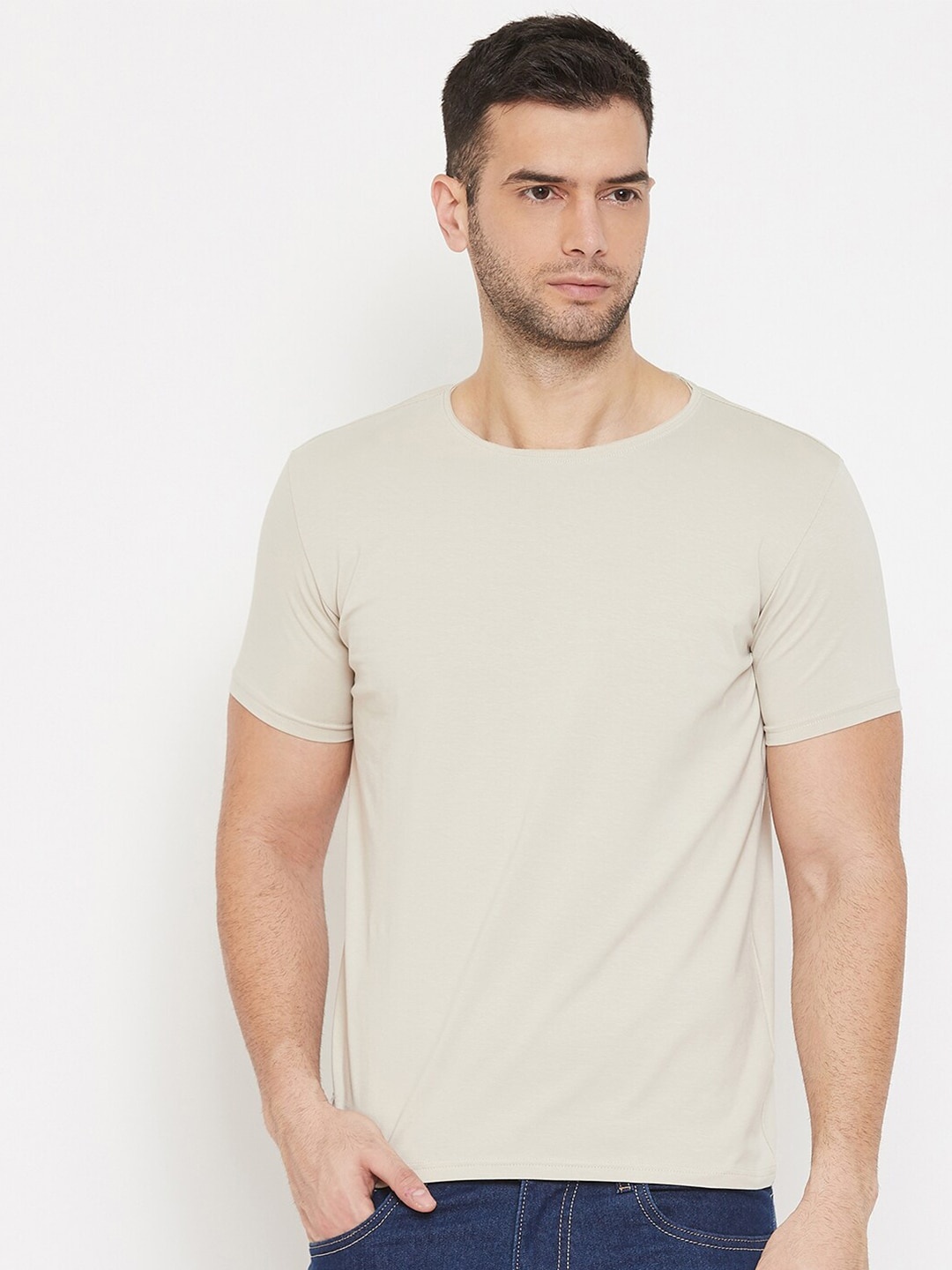 

QUBIC Men Beige Solid T-shirt