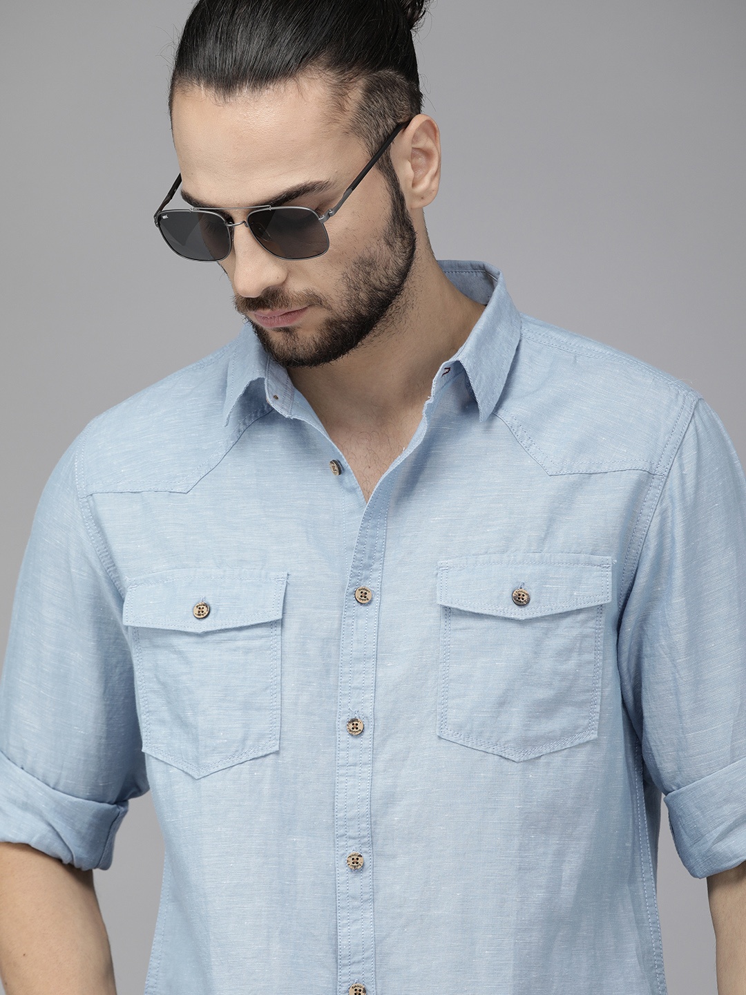 

Roadster Men Blue Solid Casual Linen-Cotton Shirt