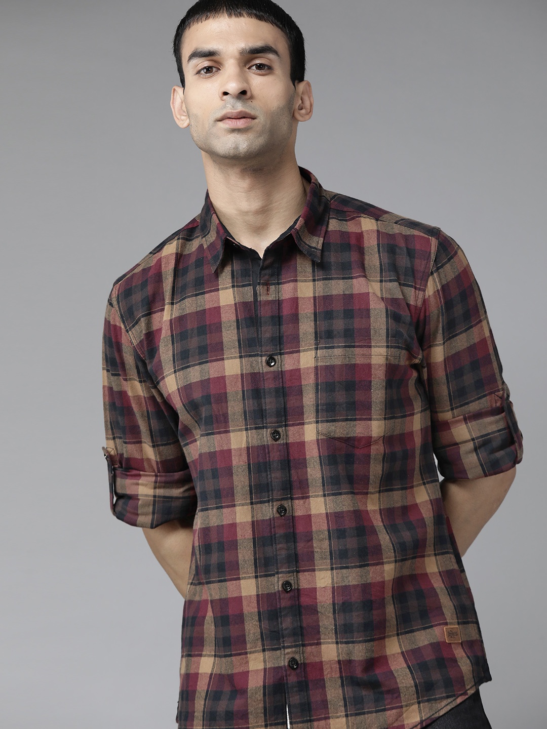 

Roadster Men Brown Pure Cotton Checked Casual Shirt