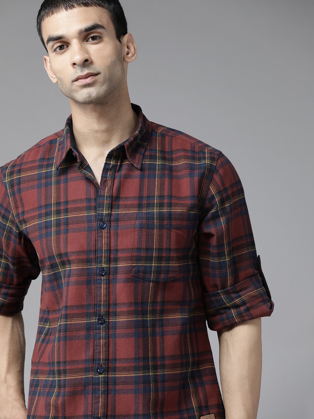 

Roadster Men Maroon Pure Cotton Checked Casual Shirt