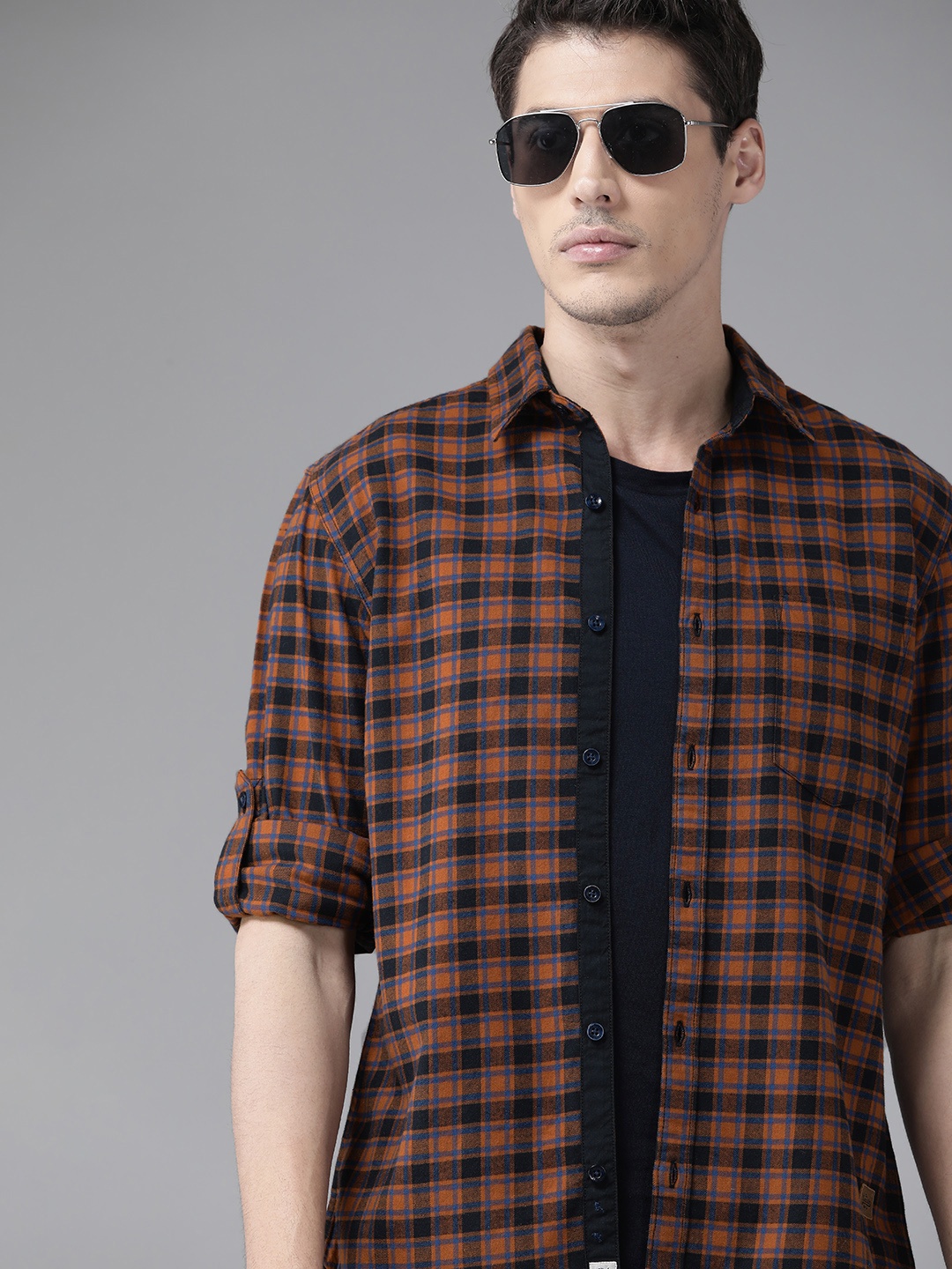 

Roadster Men Rust Brown & Black Tartan Checked Pure Cotton Casual Shirt