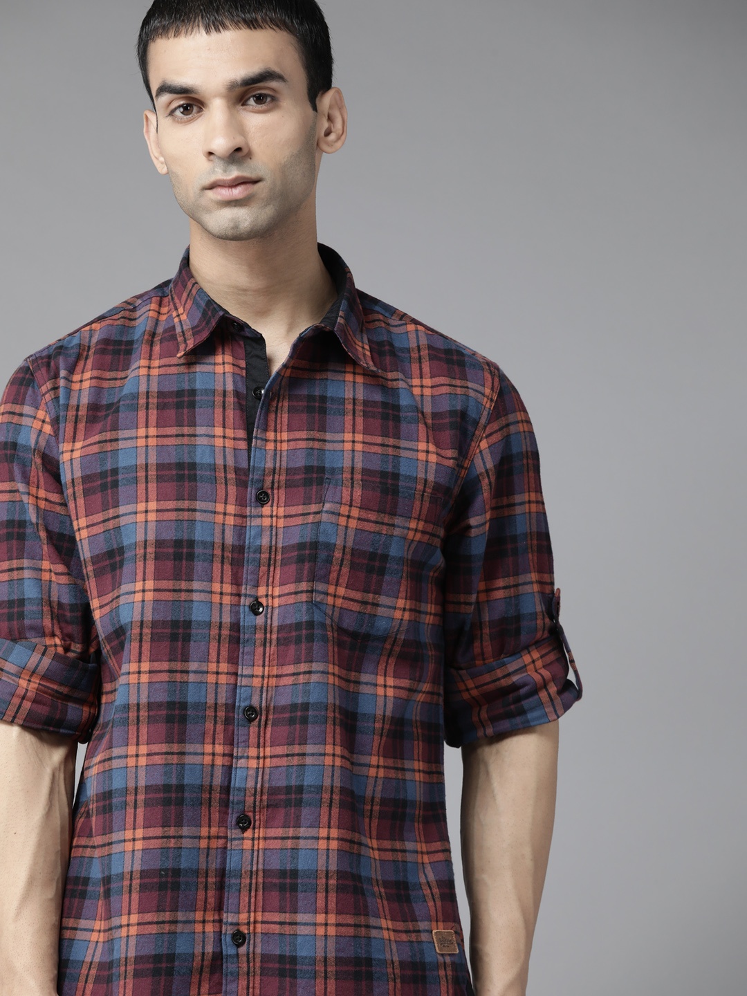 

Roadster Men Navy Blue Pure Cotton Checked Casual Shirt