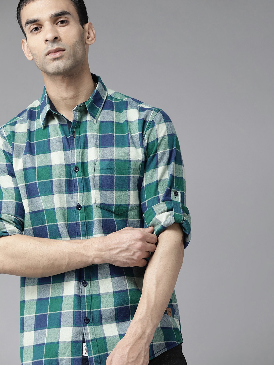 

Roadster Men Blue Pure Cotton Checked Casual Shirt
