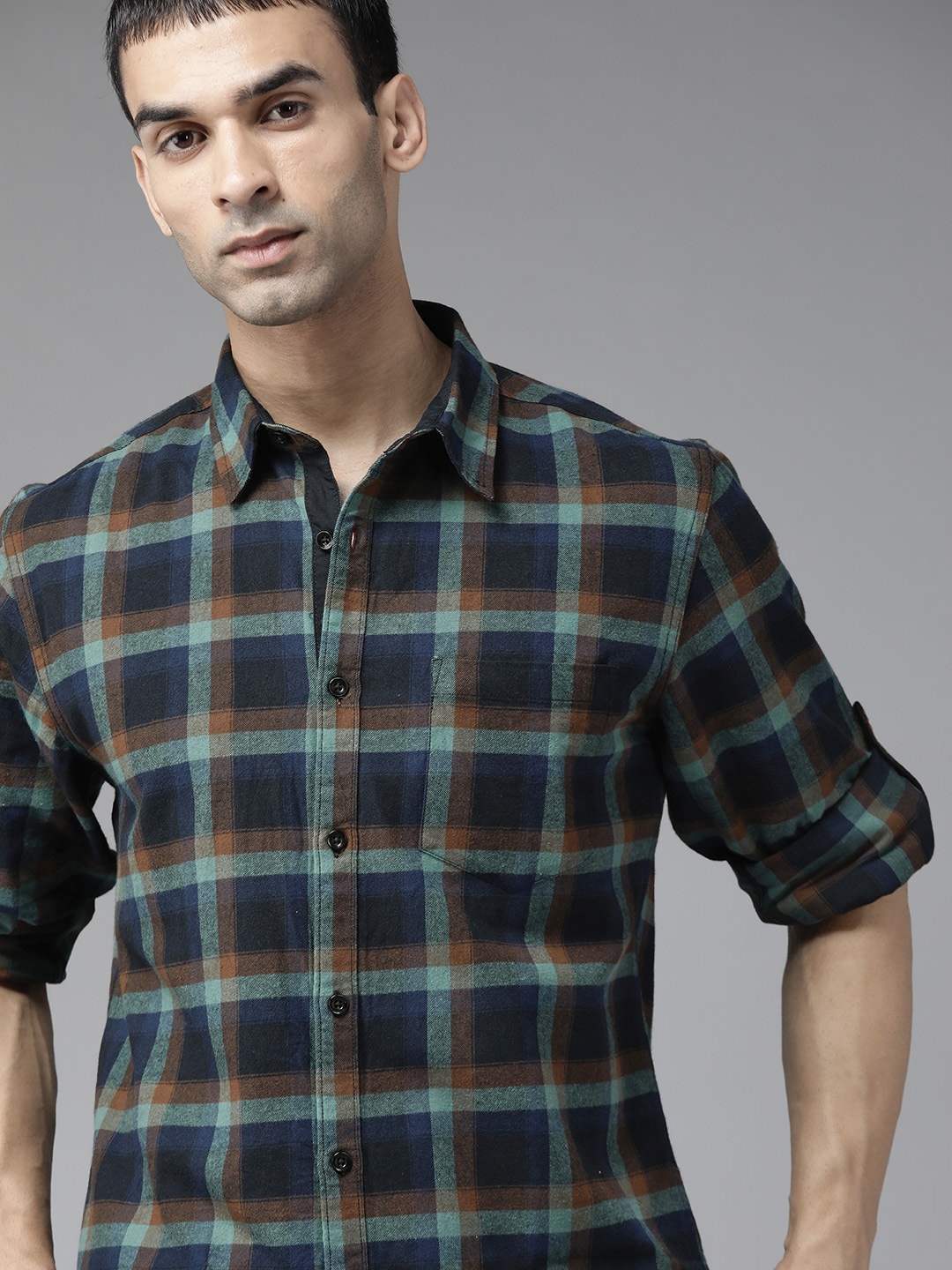 

Roadster Men Navy Blue Pure Cotton Checked Casual Shirt