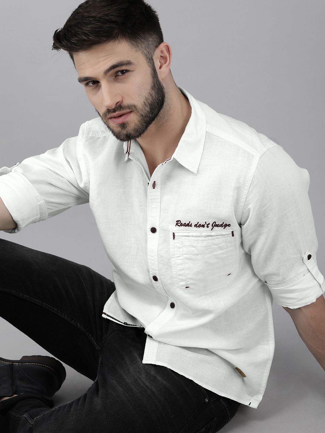 

Roadster Men White Solid Casual Linen-Cotton Shirt