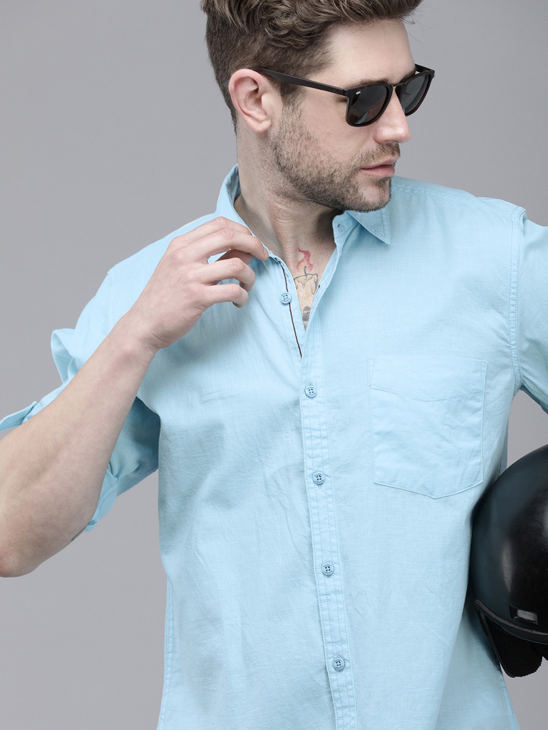 

Roadster Men Turquoise Blue Solid Mandarin Collar Pure Cotton Casual Shirt