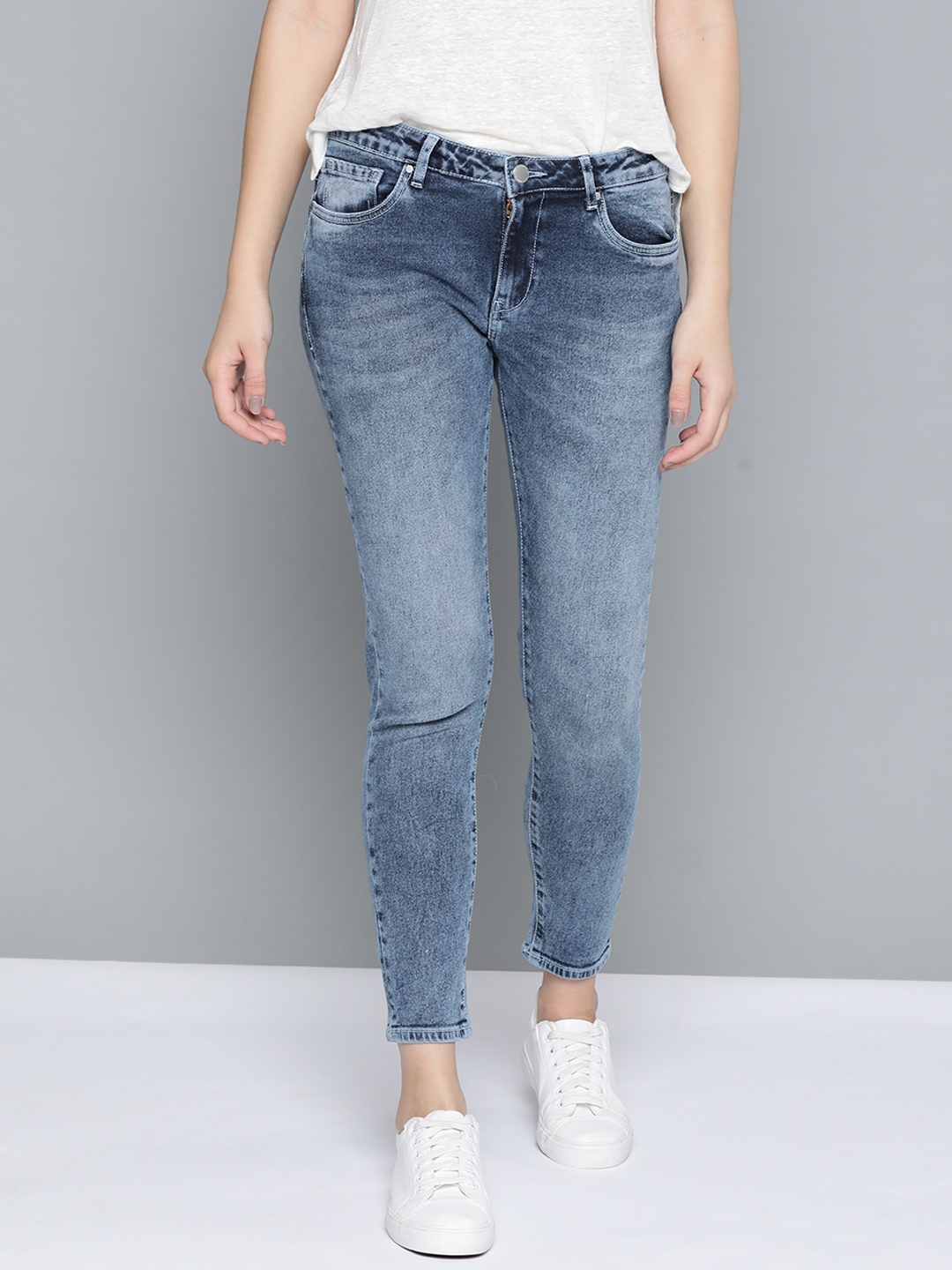 

Mast & Harbour Women Blue Skinny Fit Light Fade Acid Wash Stretchable Jeans