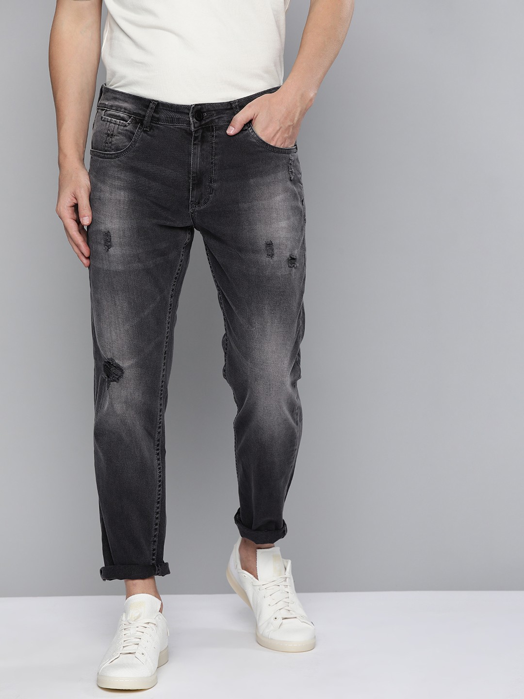

Mast & Harbour Men Black Carrot Fit Mildly Distressed Heavy Fade Stretchable Jeans