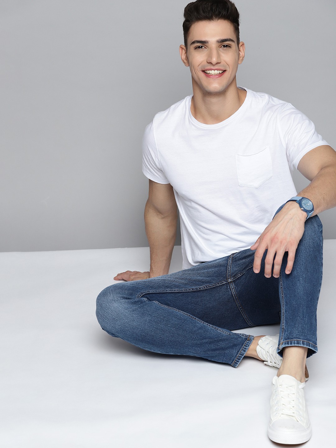 

Mast & Harbour Men Blue Slim Fit Light Fade Stretchable Jeans
