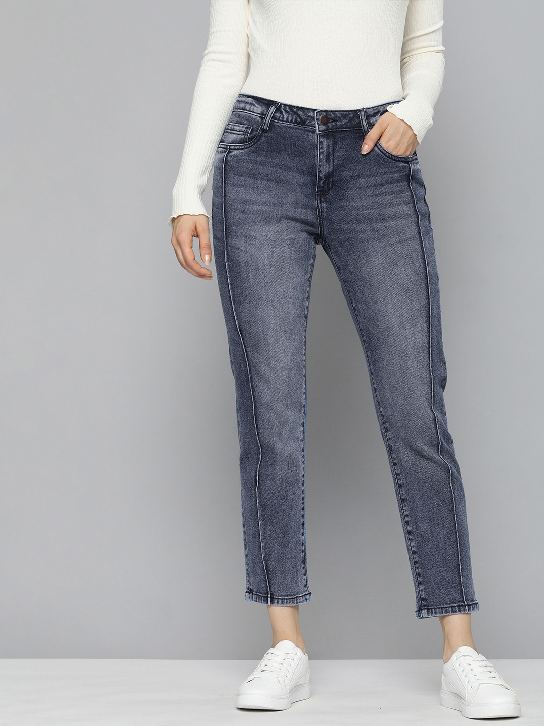 

Mast & Harbour Women Blue Slim Fit Mid-Rise Heavy Fade Cropped Stretchable Jeans