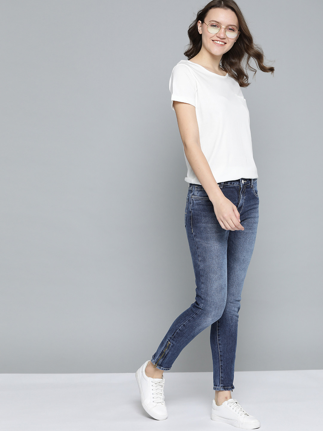 

Mast & Harbour Women Blue Skinny Fit Light Fade Stretchable Jeans