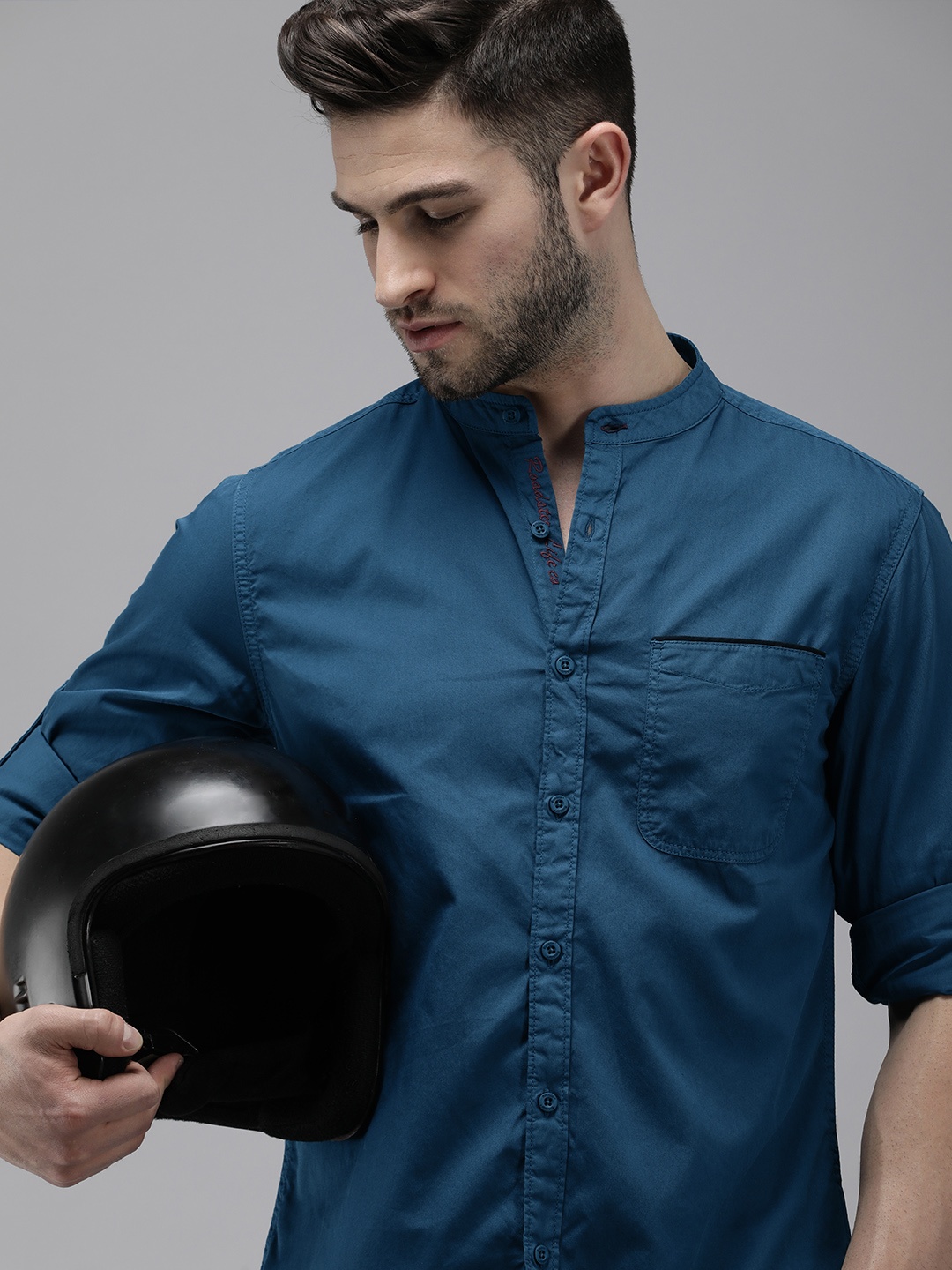 

Roadster Men Blue Solid Pure Cotton Casual Shirt