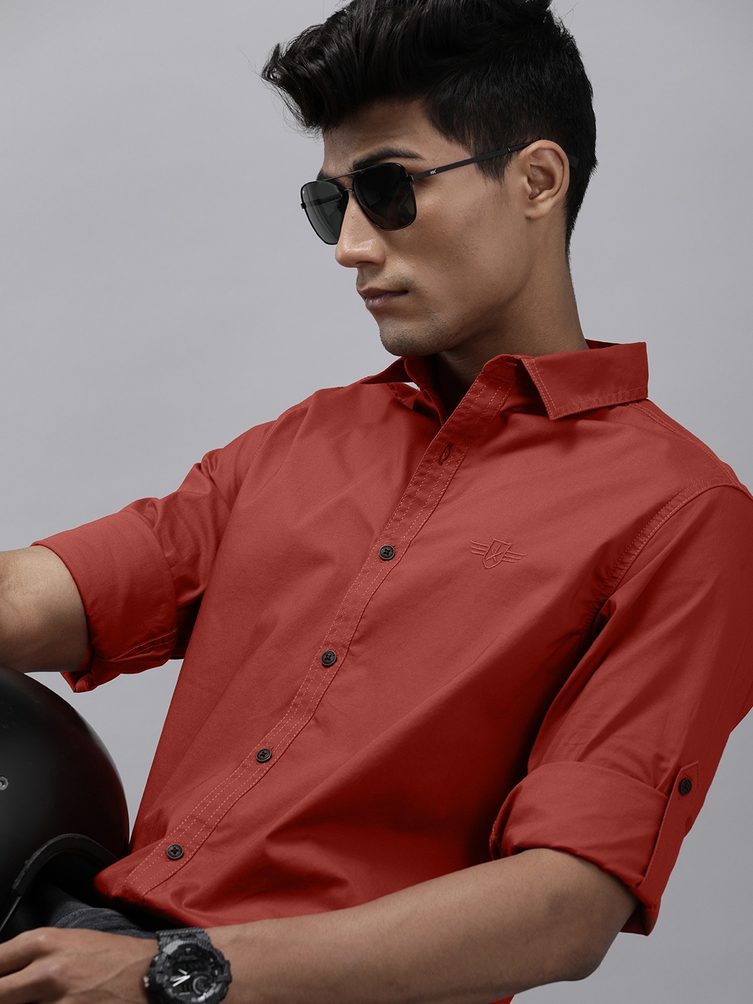

Roadster Men Rust Red Solid Slim Fit Casual Shirt