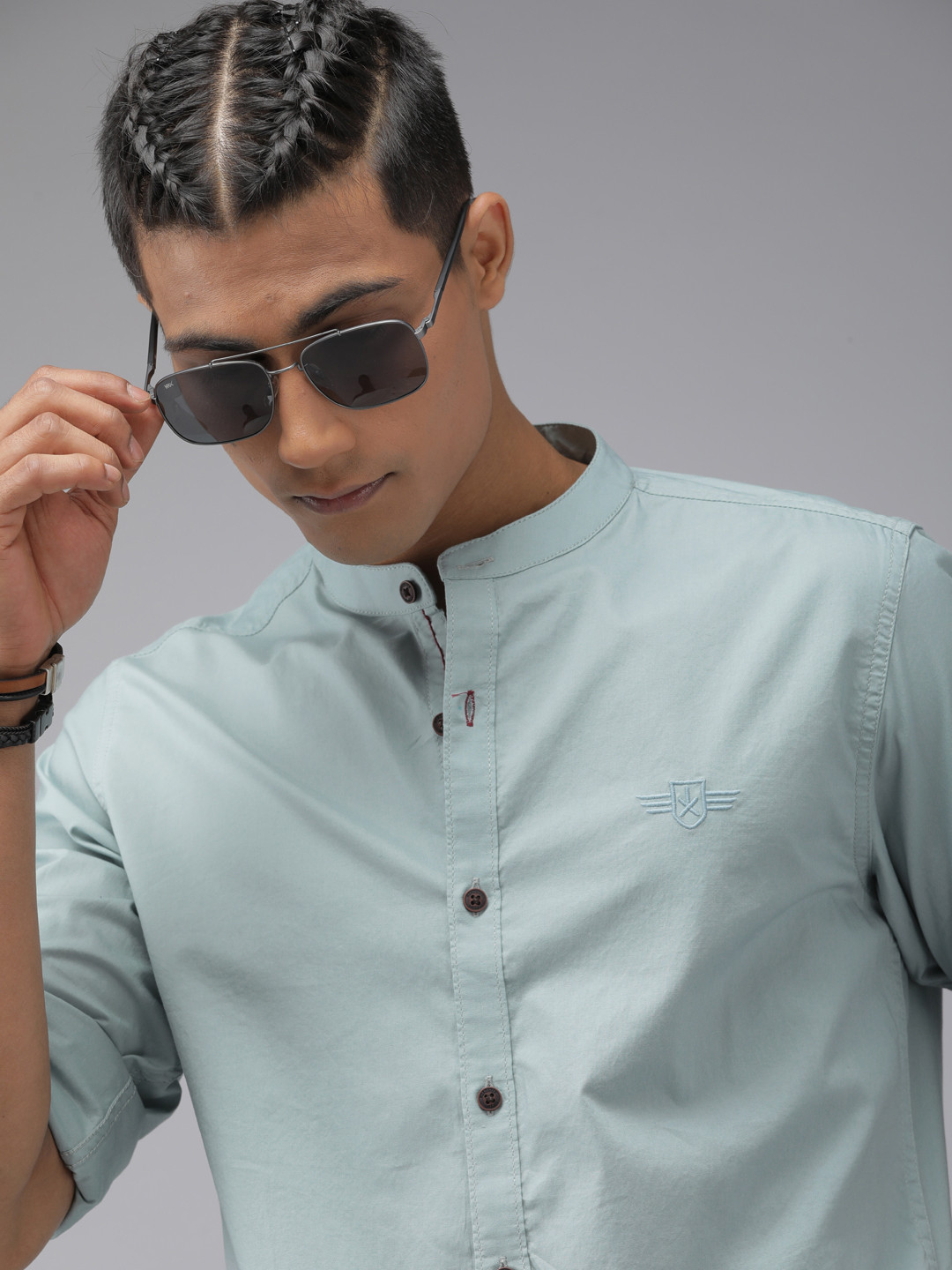 

Roadster Men Green Solid Slim Fit Casual Shirt