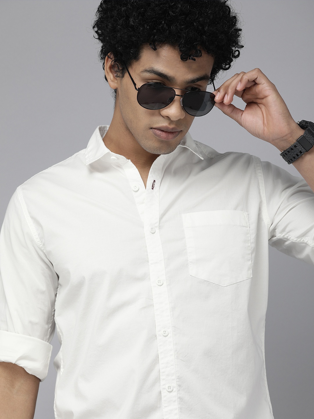 

Roadster Men White Solid Slim Fit Casual Shirt