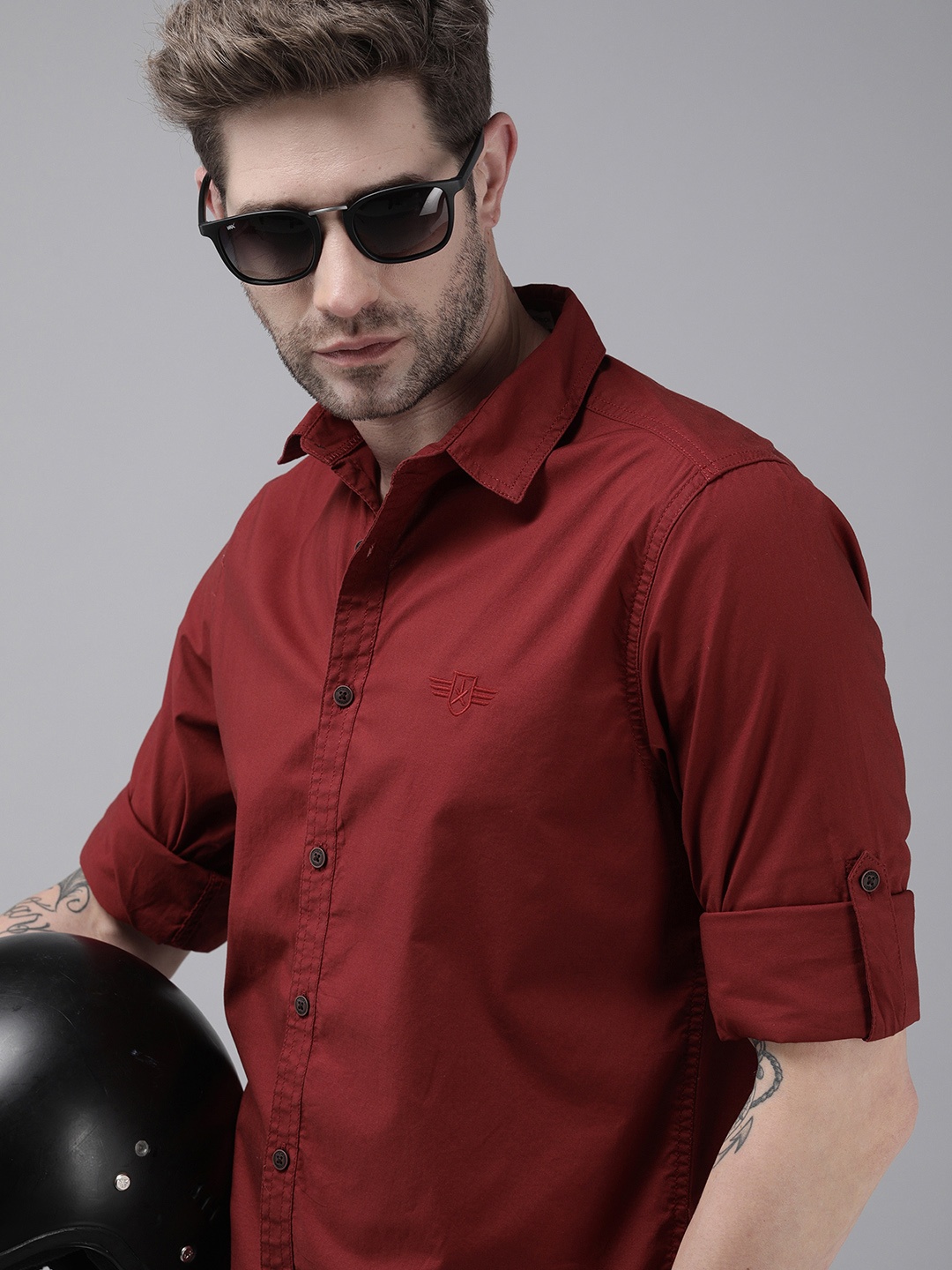 

Roadster Men Burgundy Slim Fit Opaque Casual Shirt