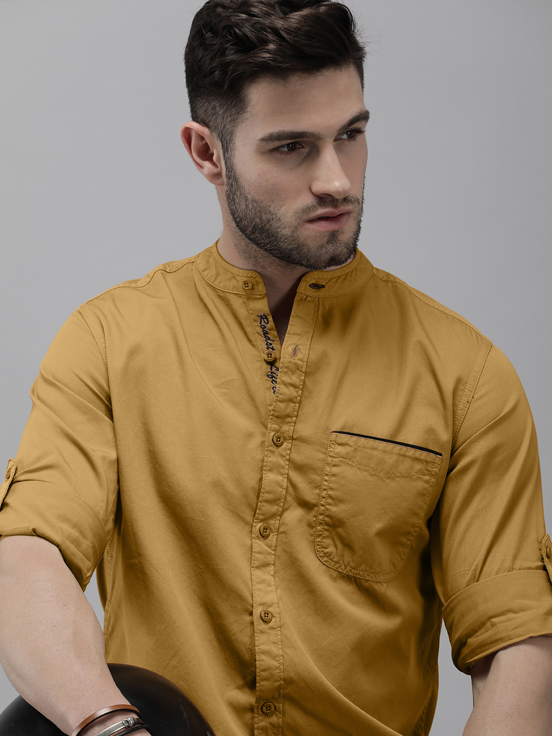 

Roadster Men Brown Solid Pure Cotton Casual Shirt