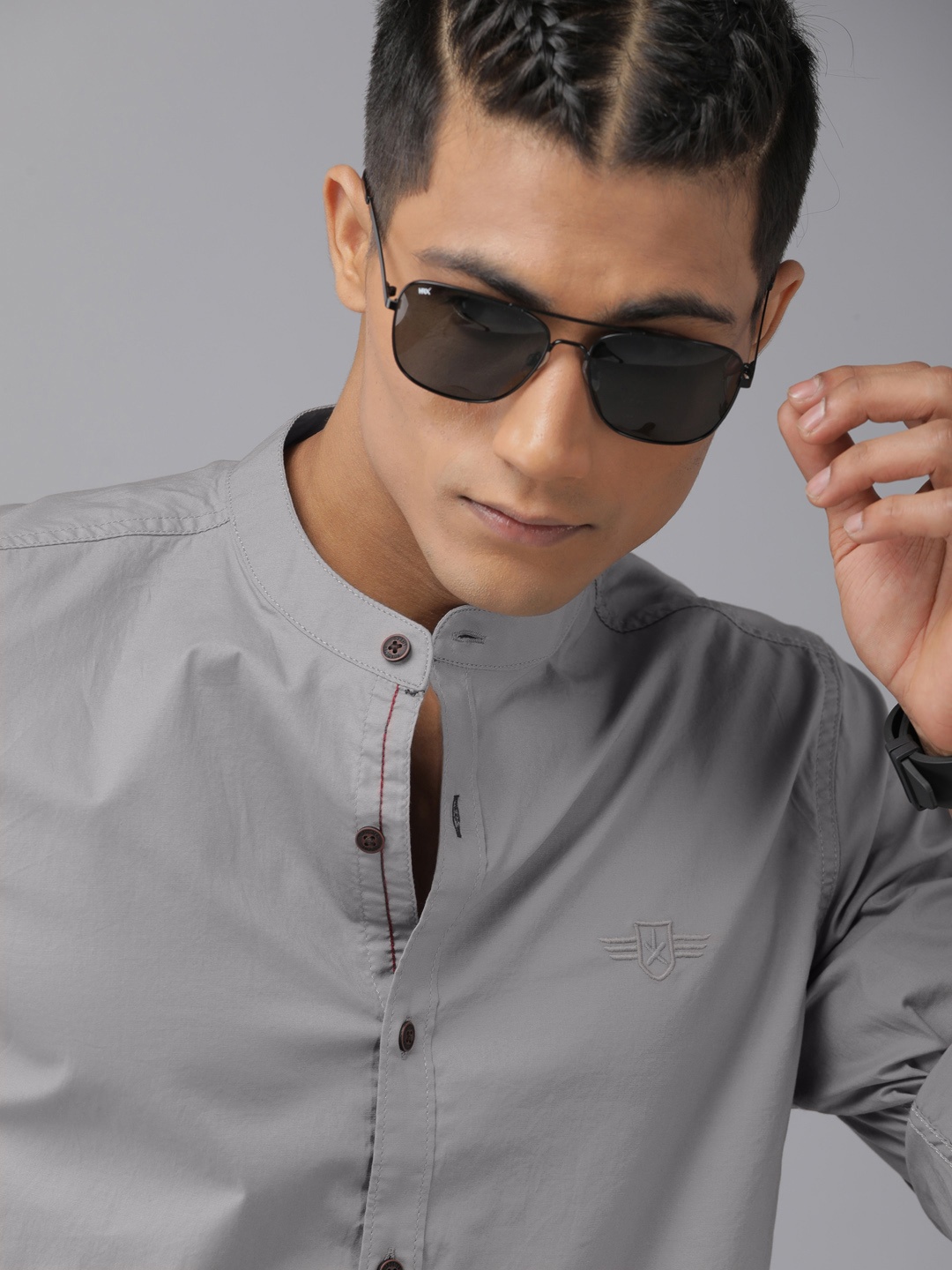 

Roadster Men Grey Solid Slim Fit Sustainable Casual Shirt