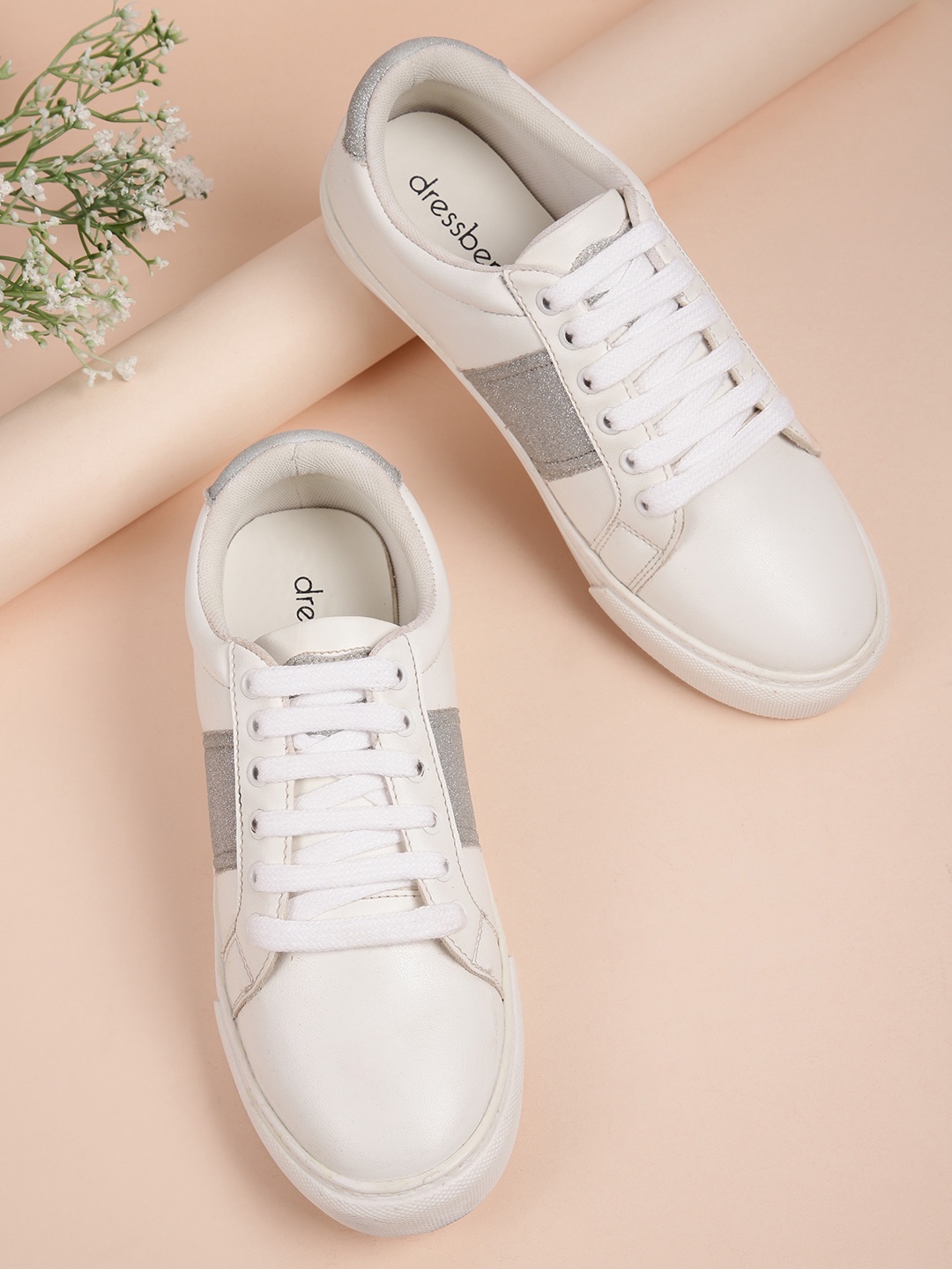 

DressBerry Women White & Silver-Toned Colourblocked Leather Sneakers