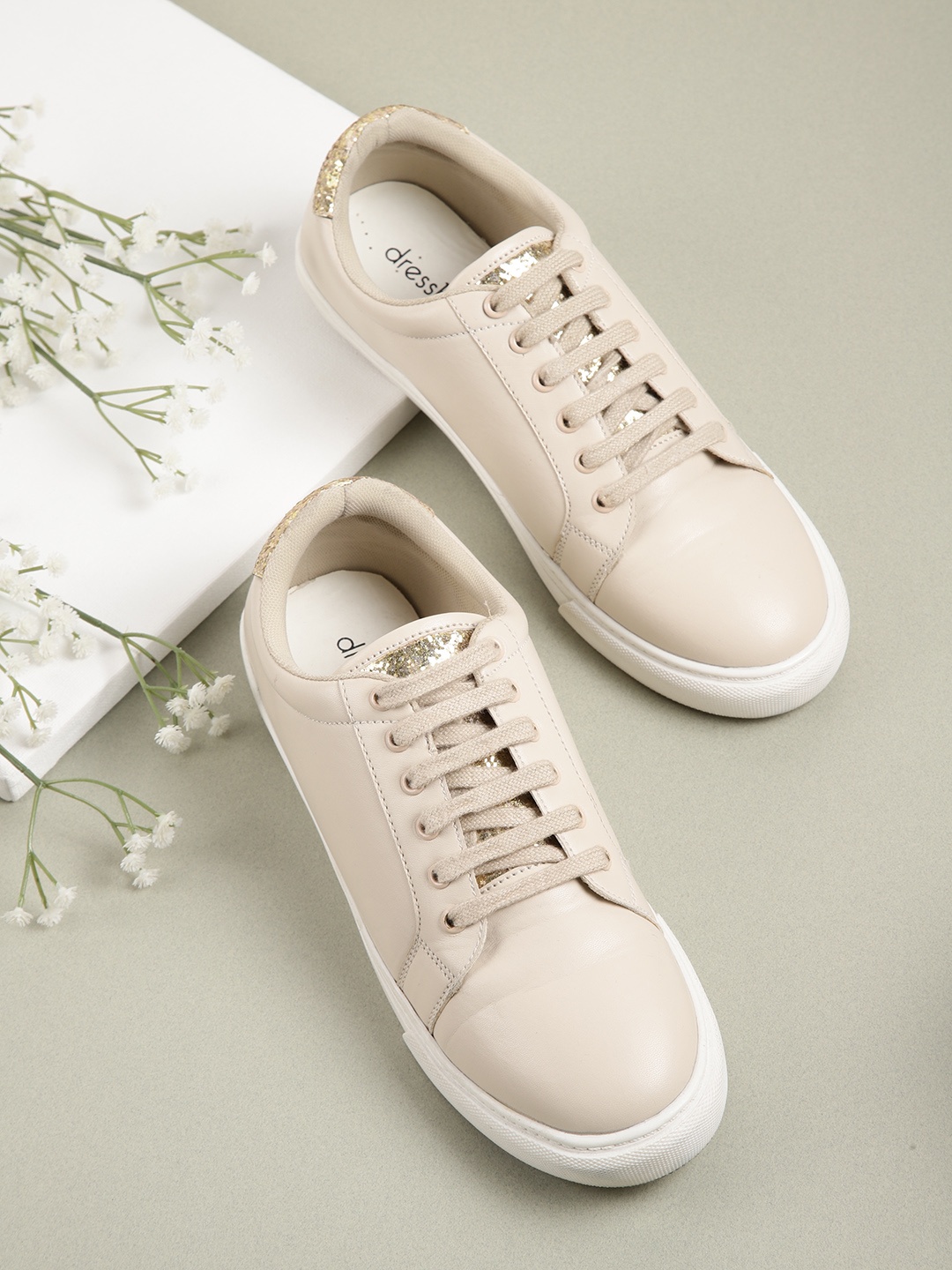 

DressBerry Women Beige & Gold-Toned Solid Leather Sneakers