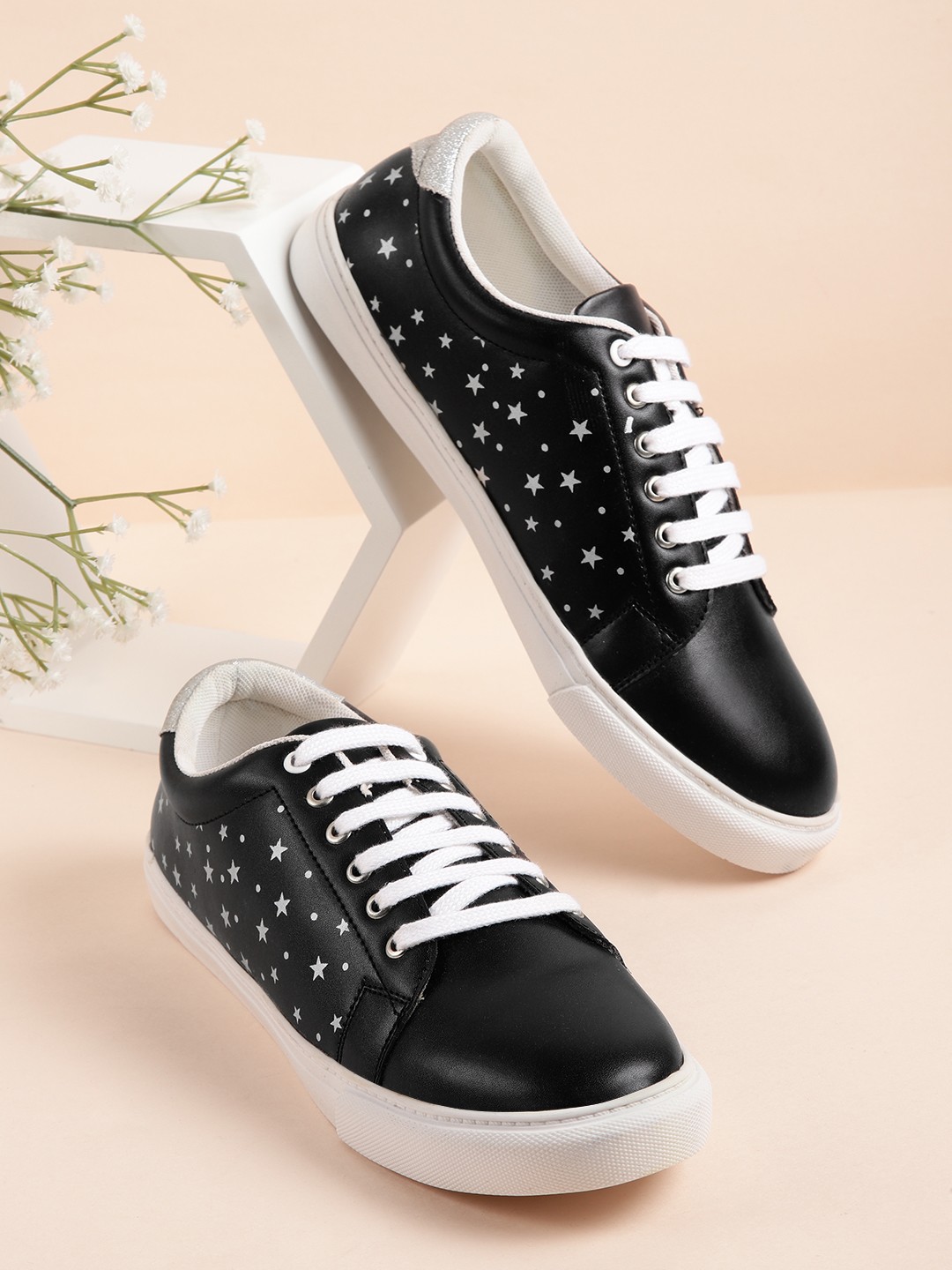 

DressBerry Women Black & Silver-Toned Star Print Leather Sneakers