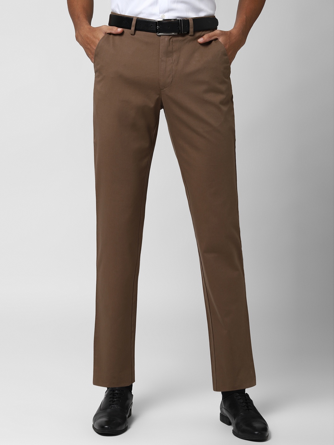 

Peter England Men Brown Tapered Fit Trousers