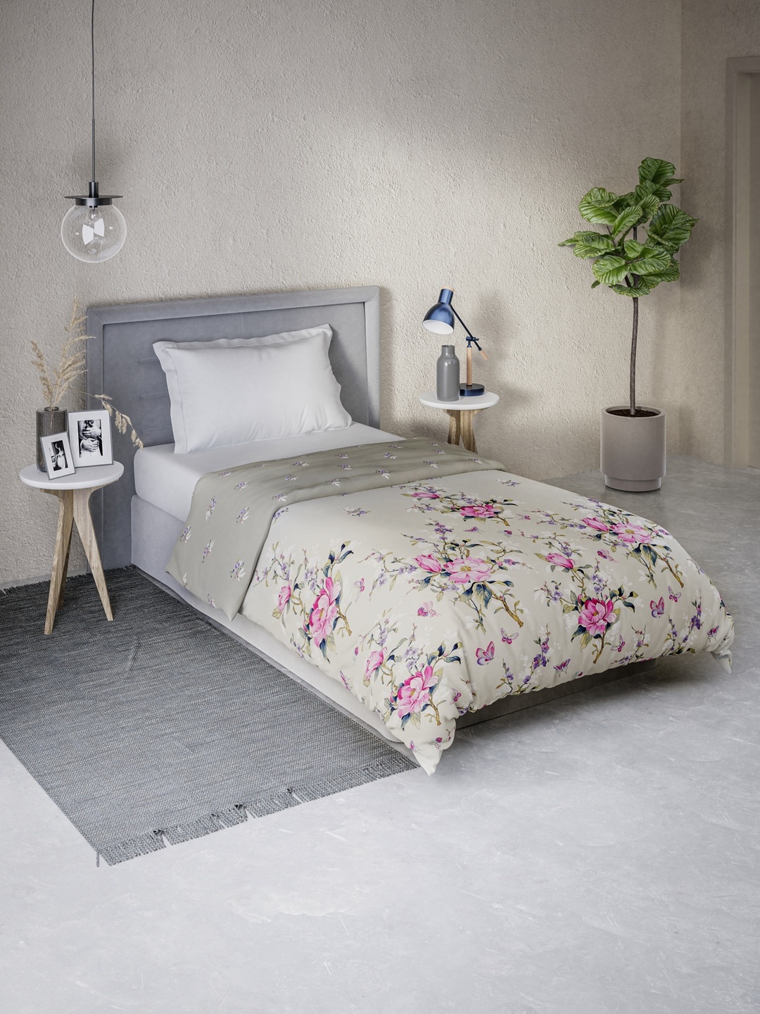 

DDecor Grey & Pink Mild Winter 150 GSM Single Bed Comforter