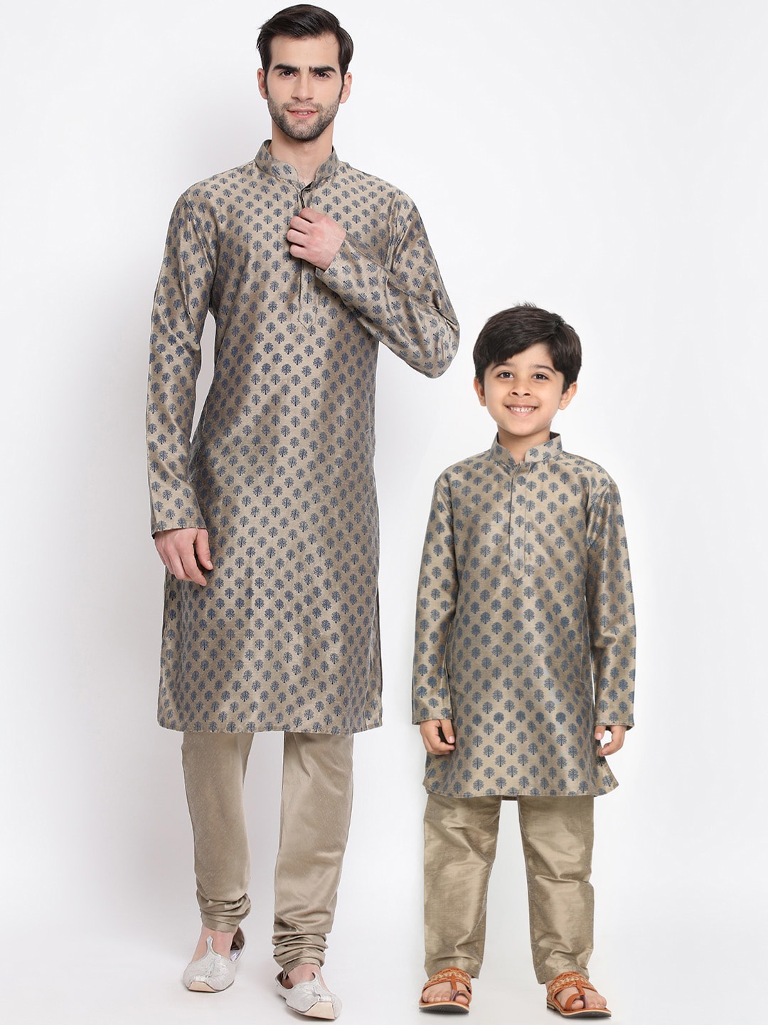 

VASTRAMAY Men Beige Kurta with Churidar