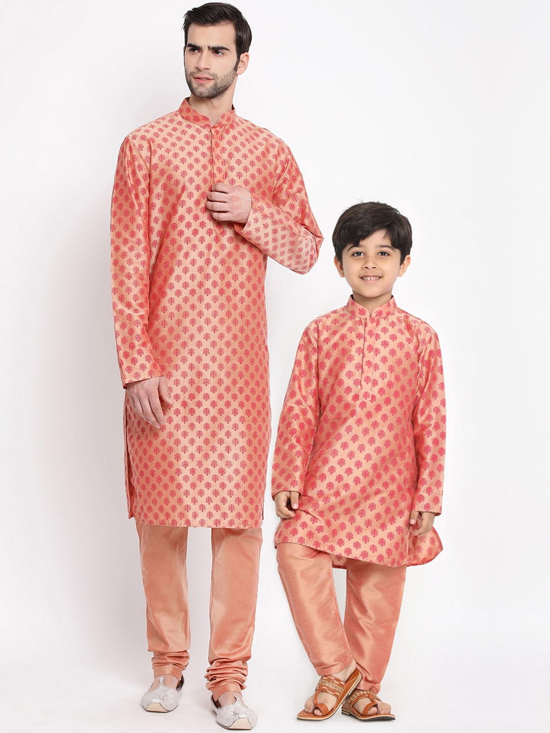 

VASTRAMAY Men Pink Block Printed Kurta with Churidar