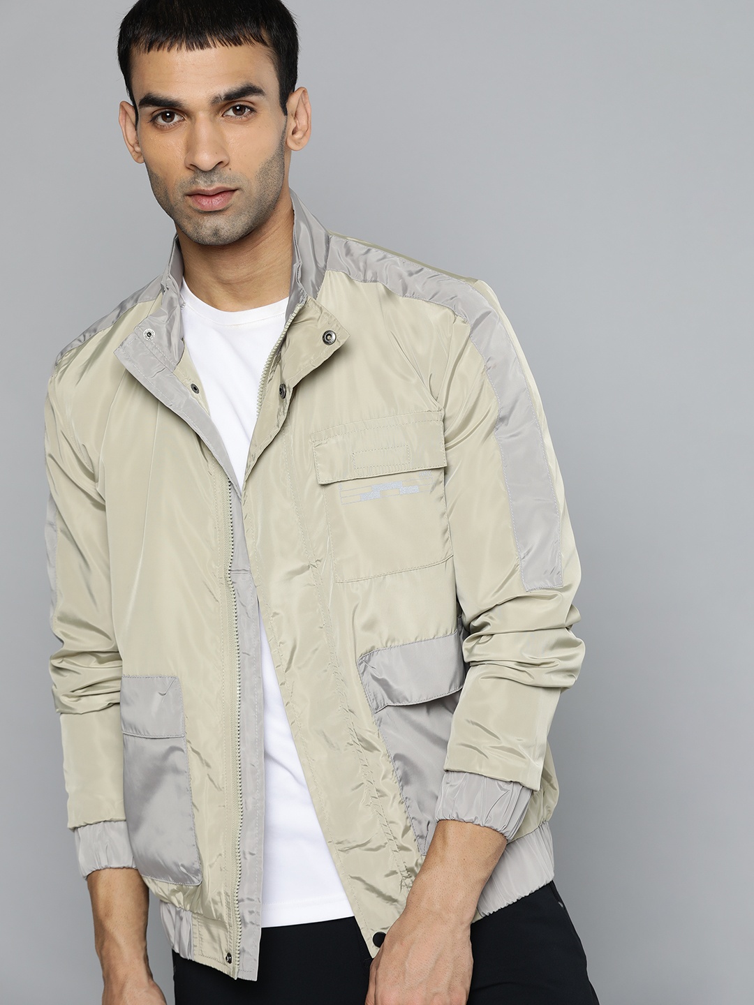 

HRX By Hrithik Roshan Outdoor Men Sponge Rapid-Dry Solid Jacket, Beige