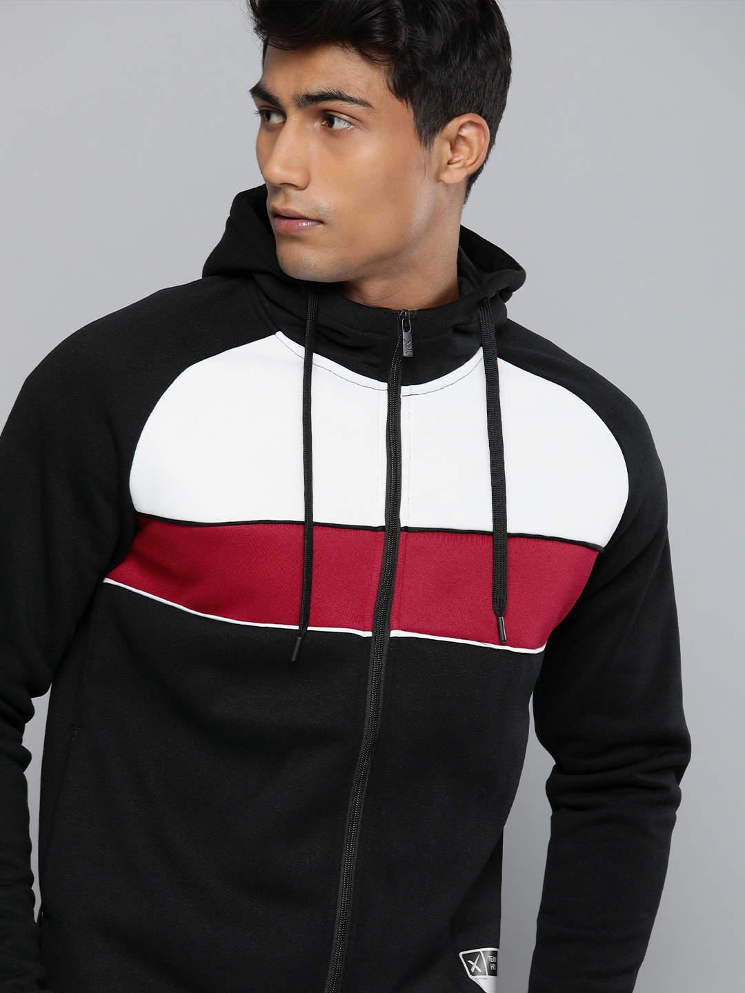 

HRX By Hrithik Roshan Basketball Men Black Rapid-Dry Colourblocked Sweatshirts