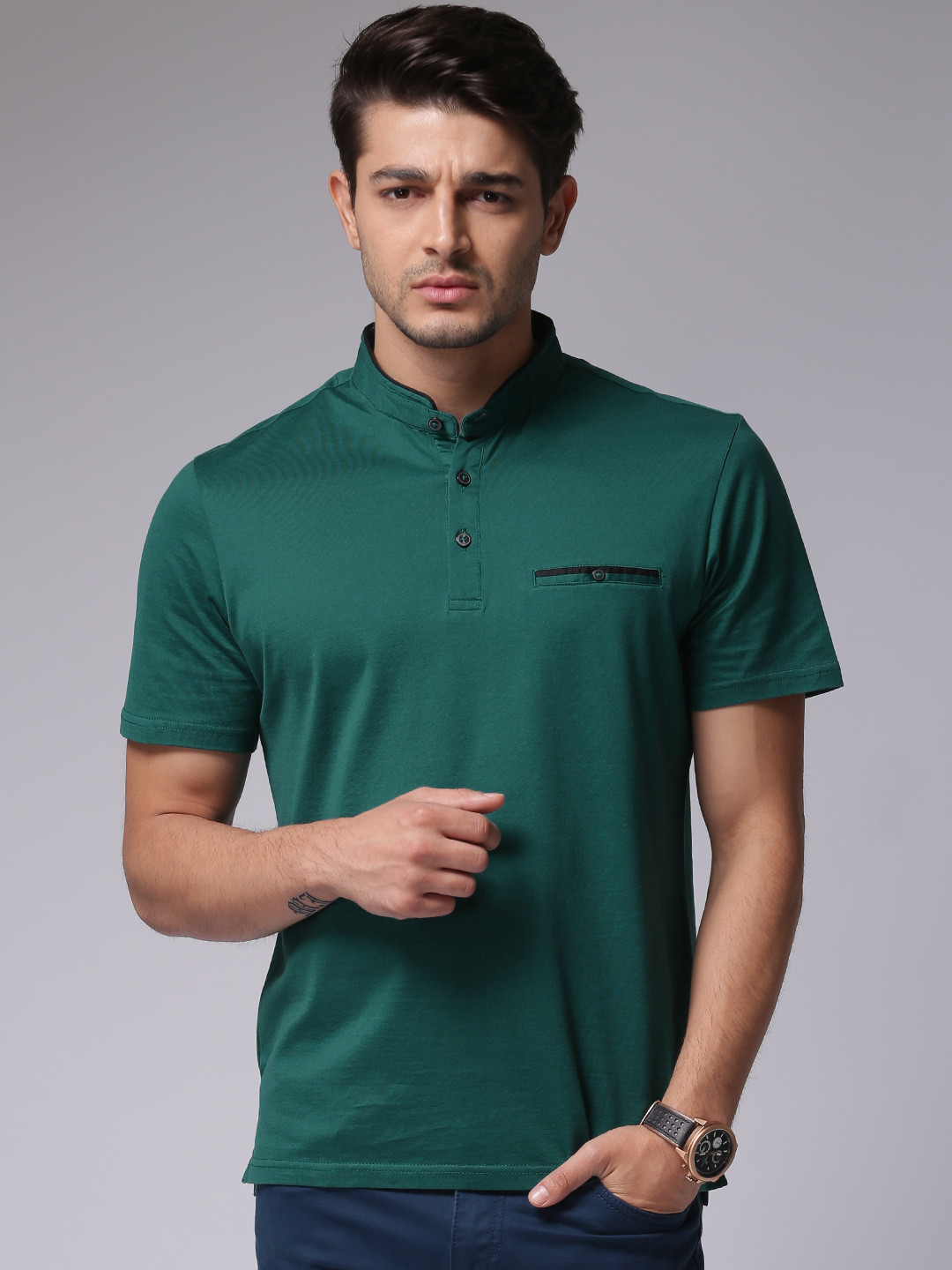 

True Blue Men Green Solid Pure Cotton T-shirt