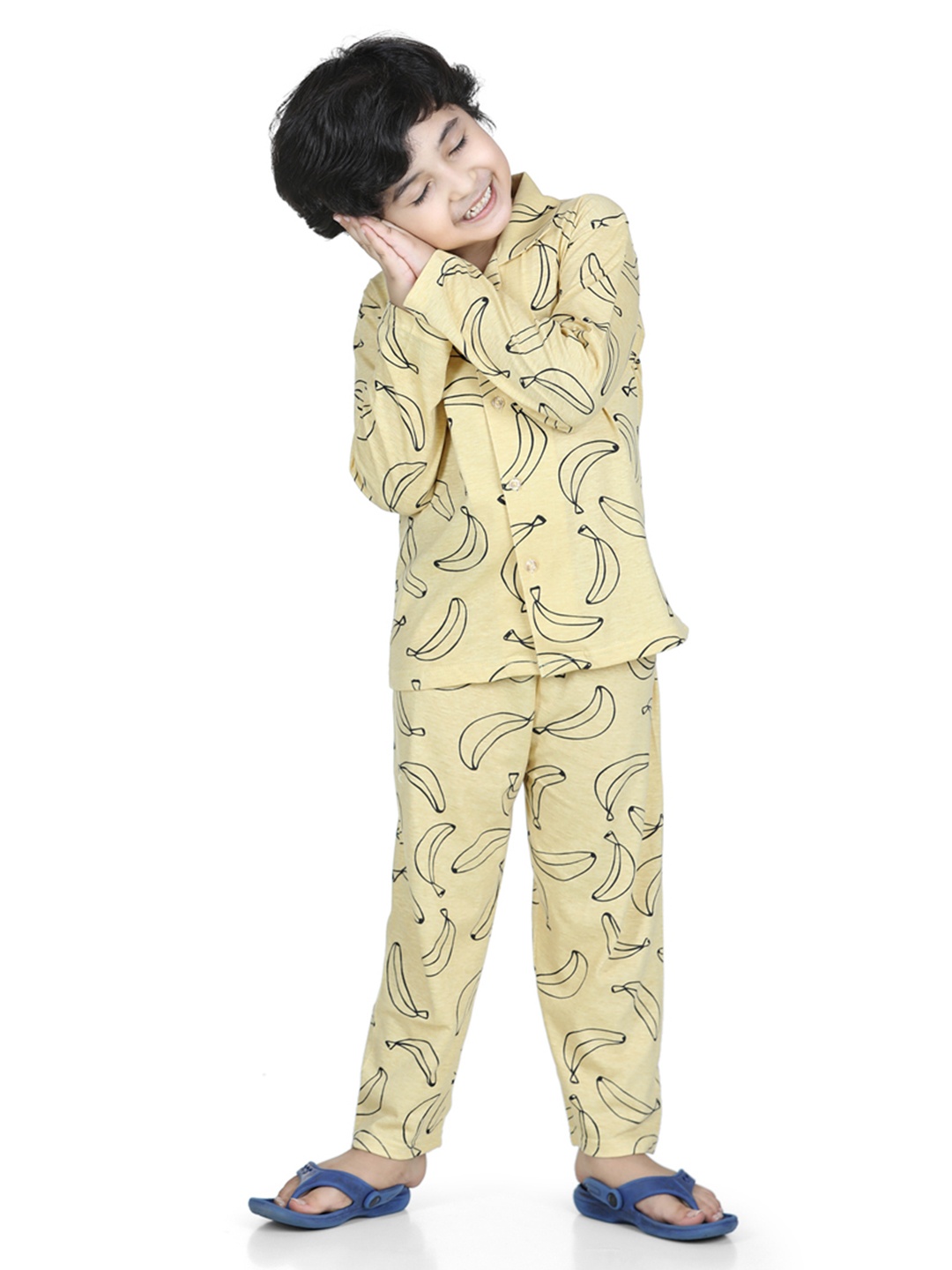 

Aj DEZInES Boys Yellow & Black Printed Night suit