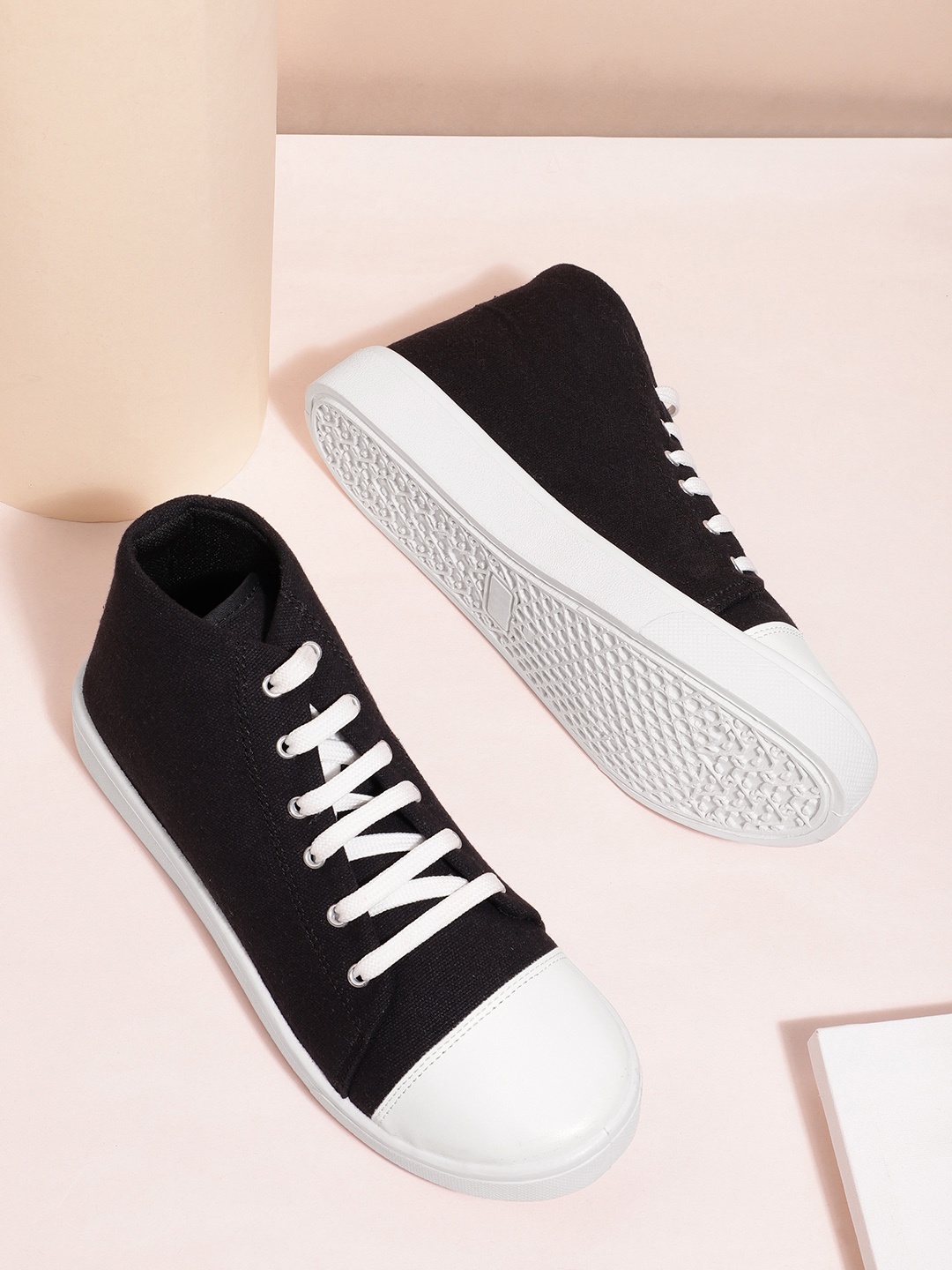 

DressBerry Women Black Solid Mid-Top Sneakers