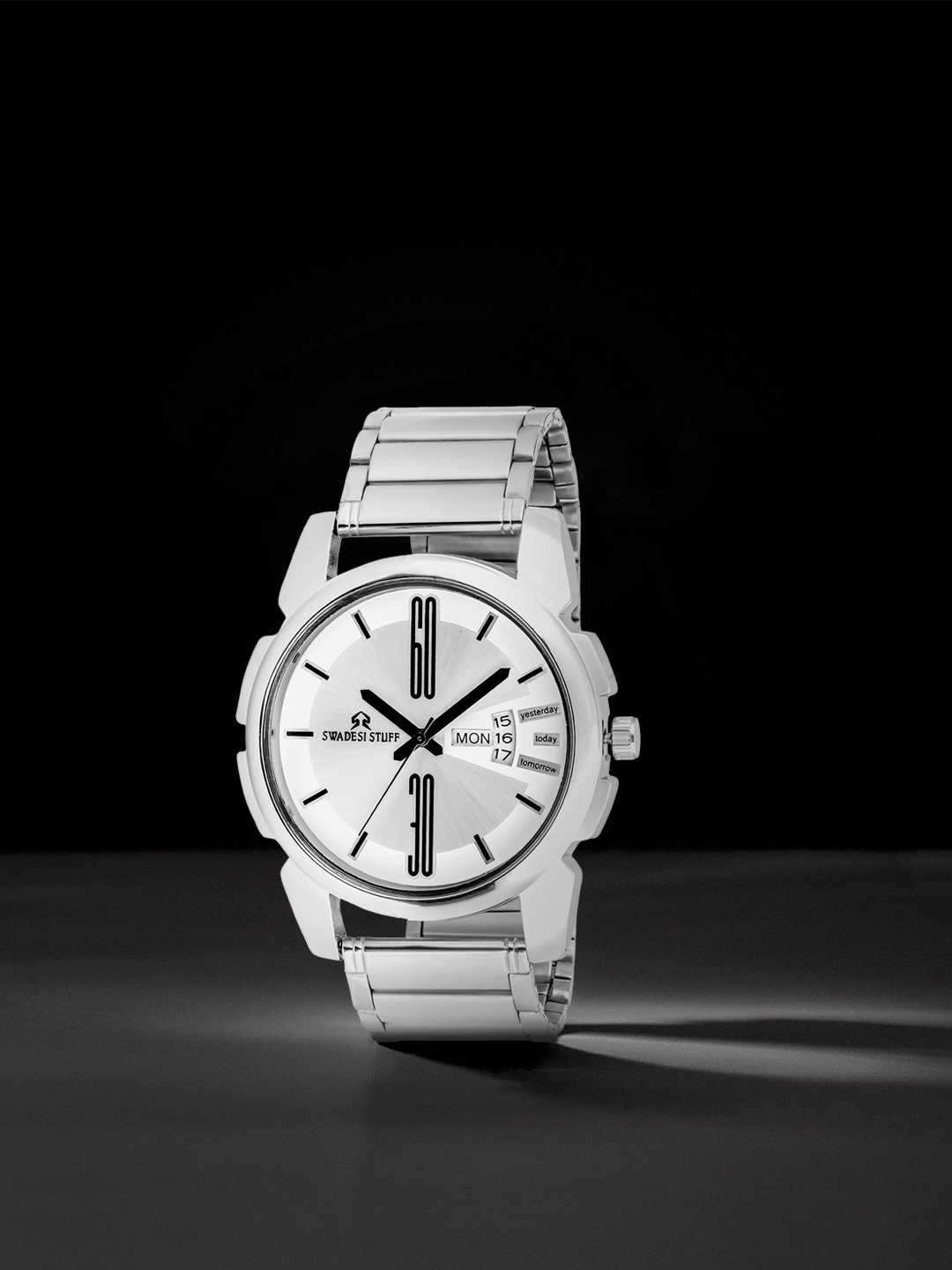 

SWADESI STUFF Men Grey Analogue Watch SDS 132