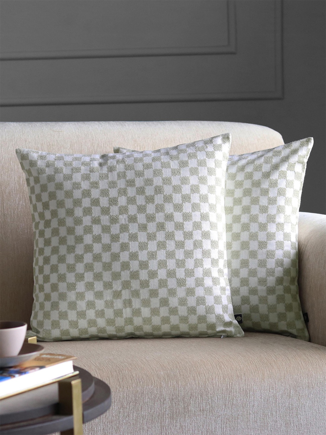 

GM Beige & White Geometric Square Cushion Covers