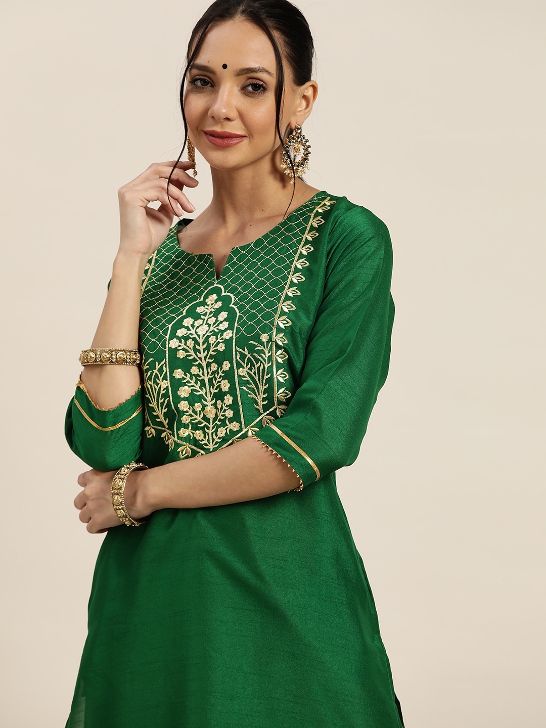 

Sangria Women Green & Golden Yoke Design Gotta Patti Straight Kurta