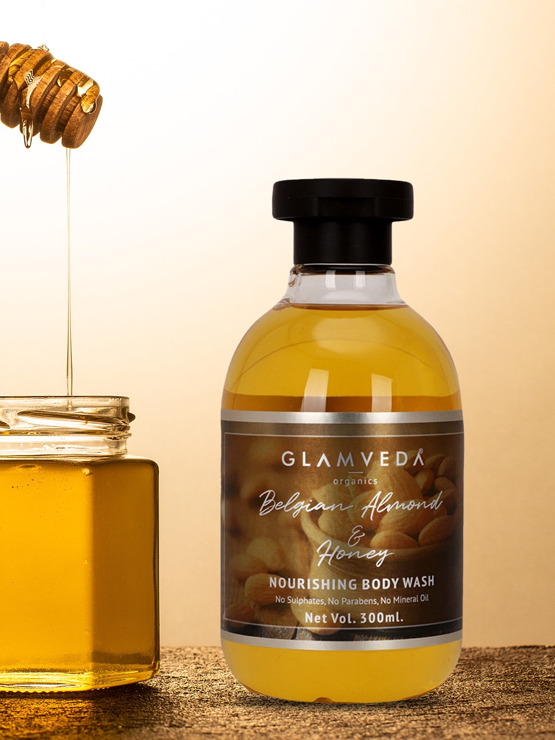 

Glamveda Belgian Almond & Honey Nourishing Body Wash, White