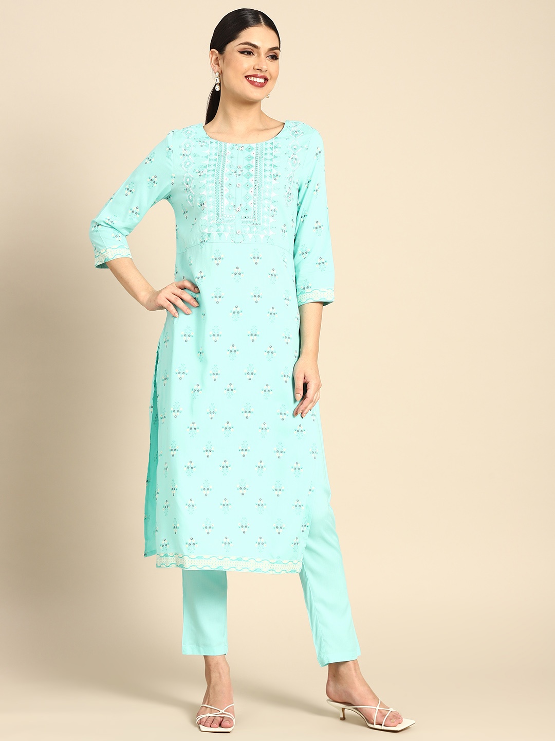 

Anouk Women Blue Floral & Cream-Coloured Print Regular Kurta with Trousers