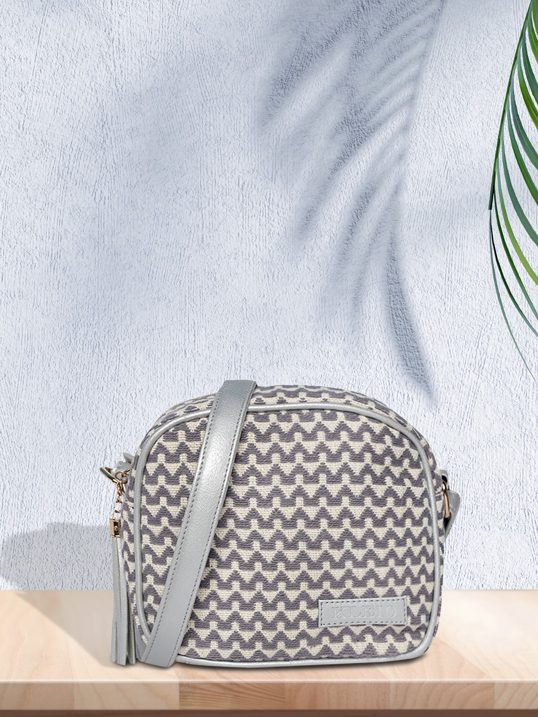 

KLEIO Grey Animal Structured Jacquard Sling Bag