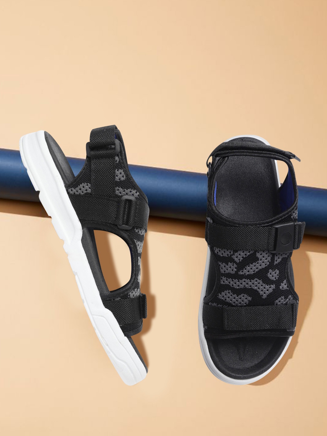 

HRX by Hrithik Roshan Men Black & Grey Hook & Loop Athleisure Sandals