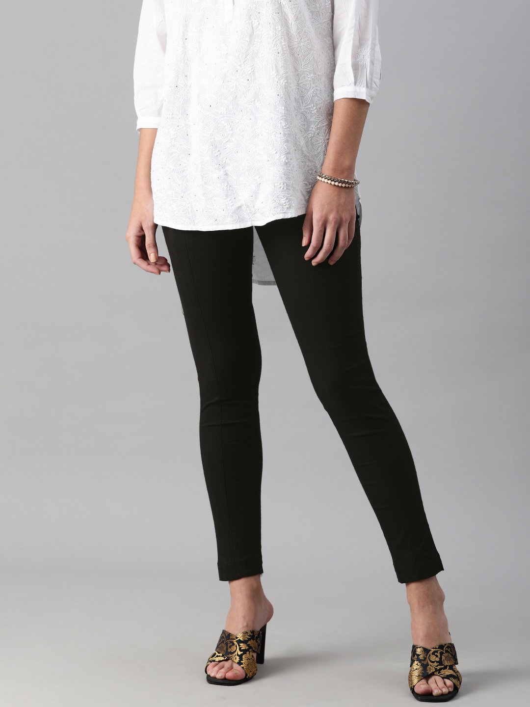 

ETIQUETTE Women Black Solid Slim Fit Trousers