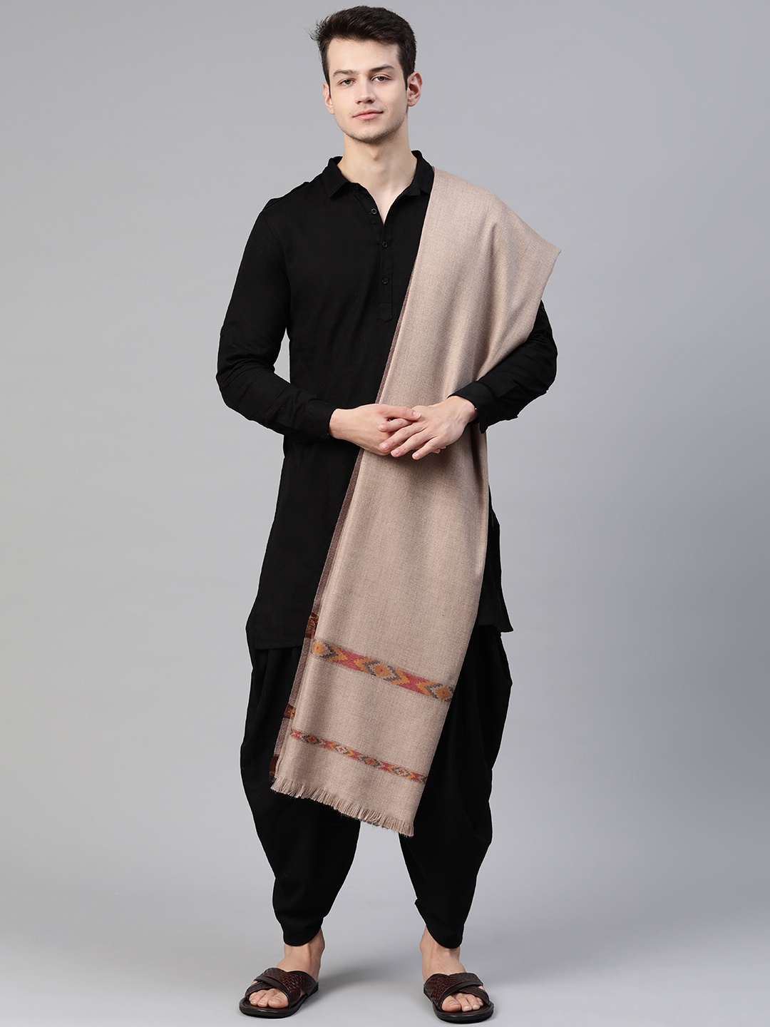 

WEAVERS VILLA Men Beige Geometric Woven Design Shawl