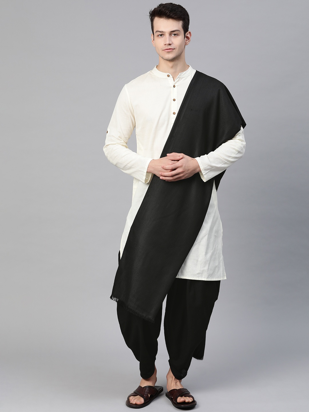 

WEAVERS VILLA Men Black Solid Shawl