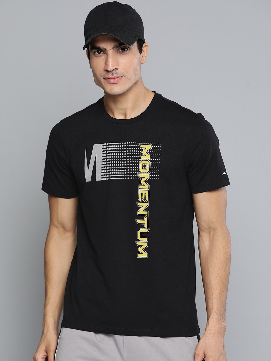 

Alcis Men Black Typography Printed Slim Fit T-shirt