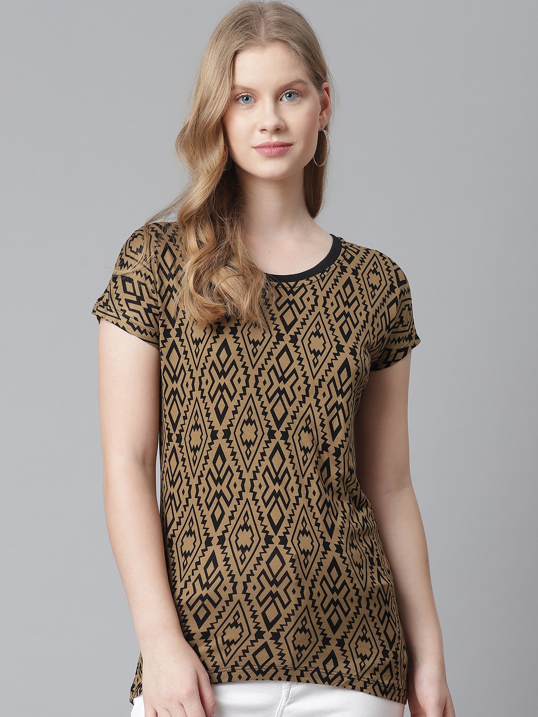 

RIVI Women Brown & Black Geometric Print Round Neck T-shirt
